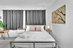 Hollywood Beach Getaway Executive Studio Suite